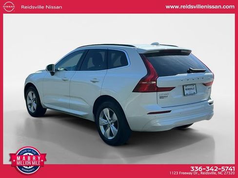 Used 2022 Volvo XC60 B5 Momentum AWD/4WD image 4