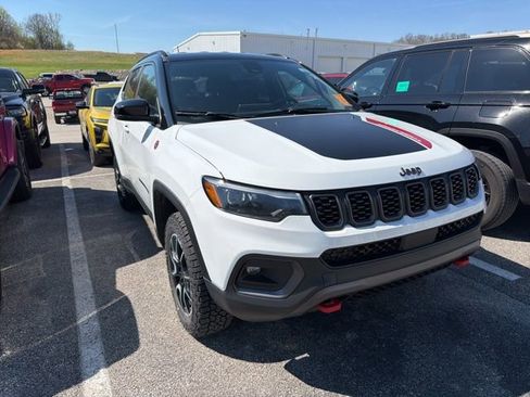 Used 2024 Jeep Compass Trailhawk w/ Trailhawk Elite Group image 1