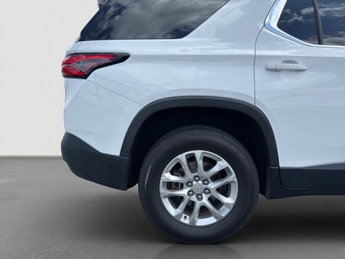 Used 2023 Chevrolet Traverse LS FWD image 23