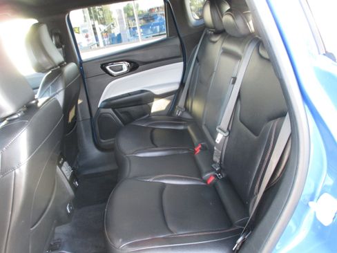 Used 2024 Jeep Compass Limited image 11