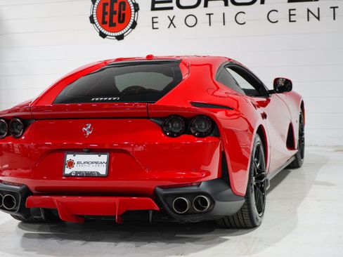 Used 2019 Ferrari 812 Superfast RWD image 24