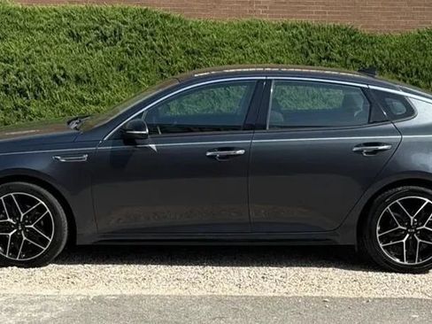 Used 2020 Kia Optima SE FWD image 2