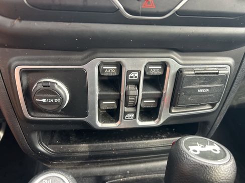 Used 2018 Jeep Wrangler Unlimited Sport S image 42