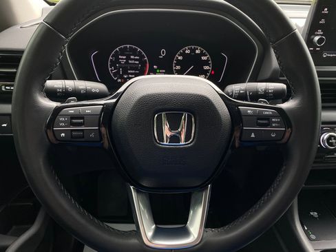 Used 2023 Honda Pilot Touring image 21