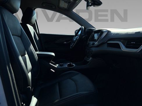 Used 2023 GMC Terrain SLT image 7