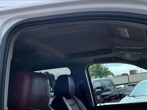 Used 2018 Cadillac Escalade Premium Luxury AWD/4WD image 23