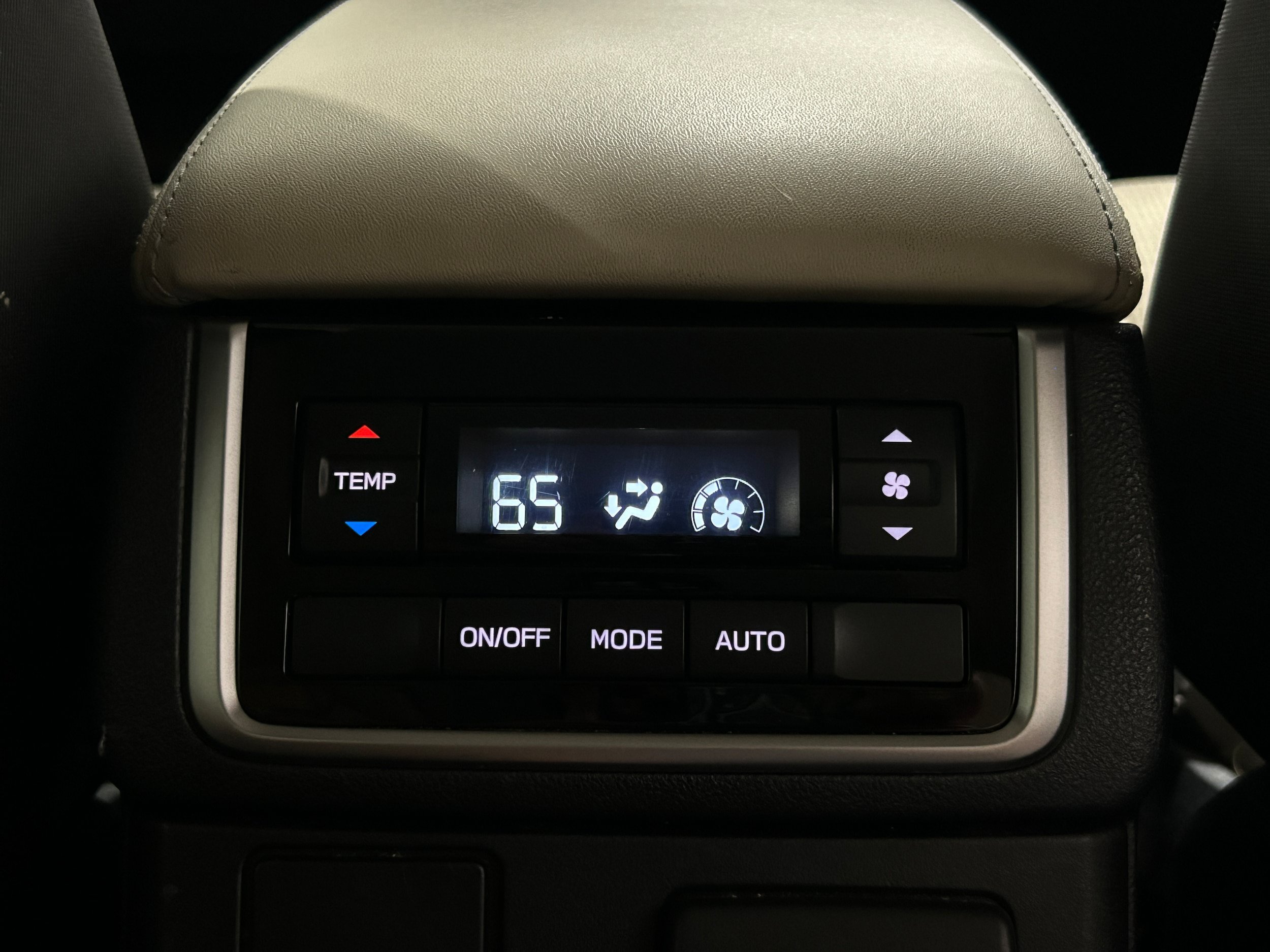 Used 2020 Subaru Ascent Premium w/ Convenience Package AWD/4WD image 29