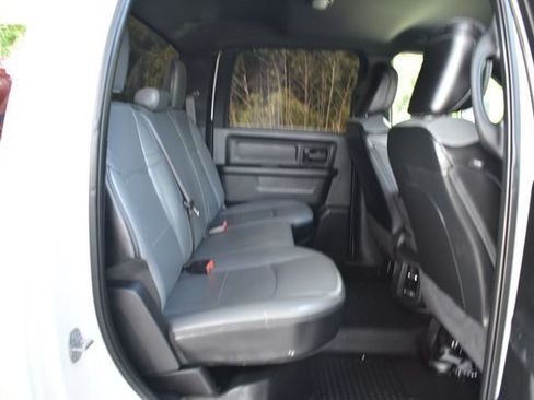 Used 2022 RAM 2500 Tradesman w/ Chrome Appearance Group AWD/4WD image 15