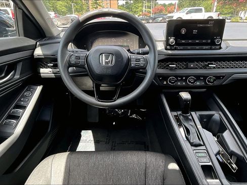 Used 2025 Honda Accord SE image 5
