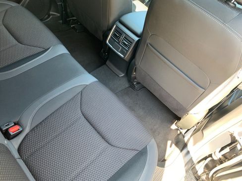 Used 2023 Subaru Forester Premium AWD/4WD image 34