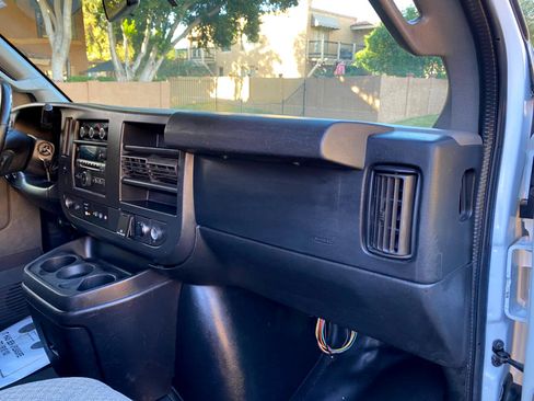 Used 2017 Chevrolet Express 2500 LS image 31