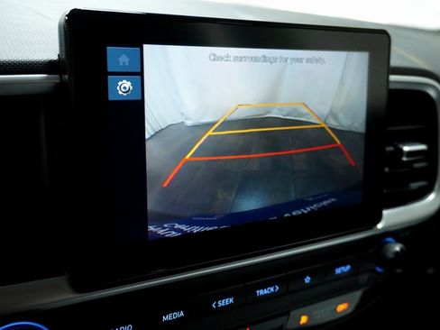 Certified 2023 Hyundai Venue SEL image 23