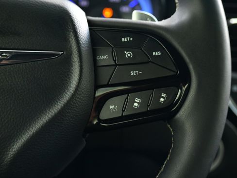 Used 2022 Chrysler 300 S w/ Comfort Group image 21