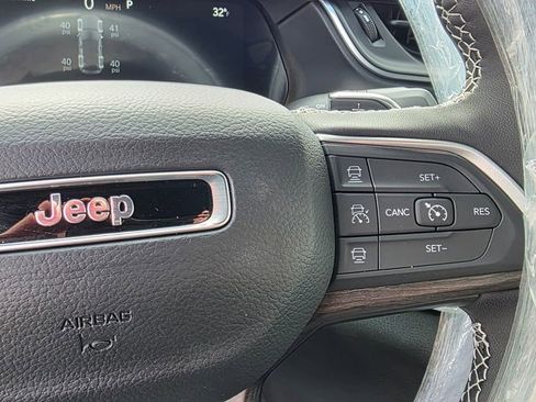 New 2025 Jeep Grand Cherokee Limited image 16