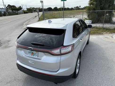 Used 2018 Ford Edge SE image 15
