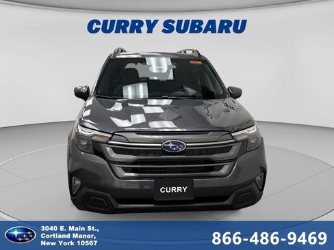 Used 2025 Subaru Forester Premium AWD/4WD image 8