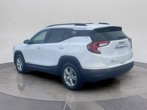 Used 2022 GMC Terrain SLE w/ Driver Convenience Package image 3