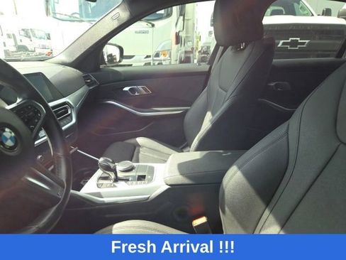 Used 2021 BMW 330i Sedan w/ M Sport Package RWD image 6