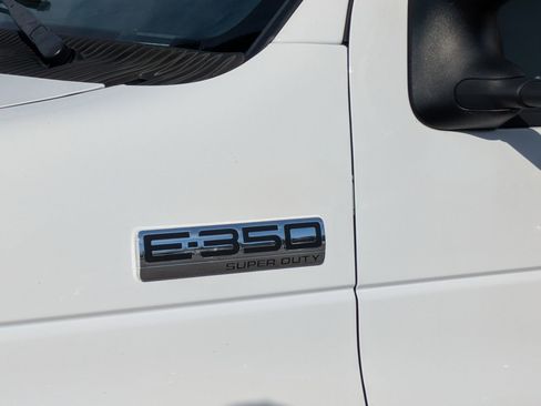 Used 2021 Ford E-350 and Econoline 350 Super Duty w/ Power Windows & Locks Group image 9