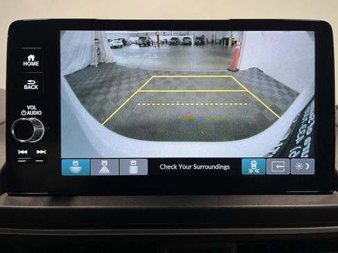 Used 2024 Honda Pilot Touring image 8