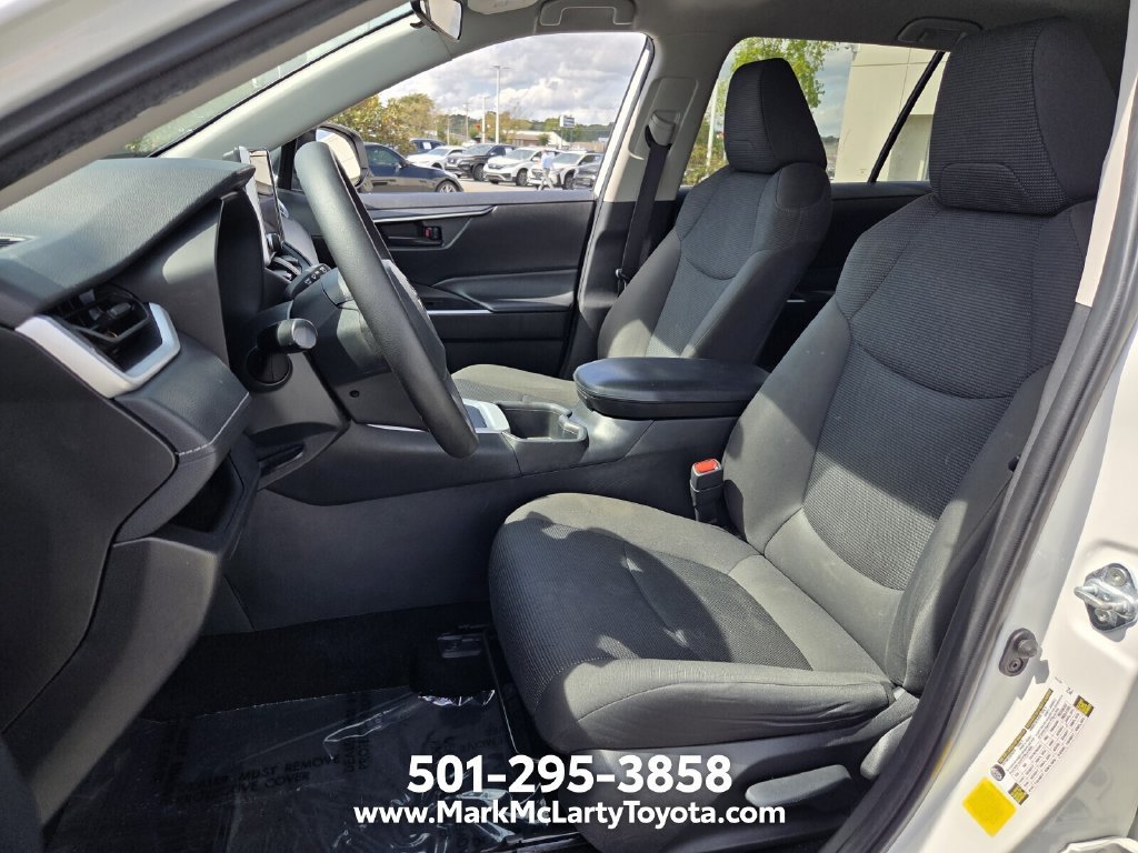 Used 2024 Toyota RAV4 LE FWD image 9