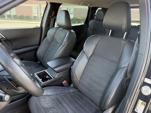 Used 2023 Mitsubishi Outlander SE image 11