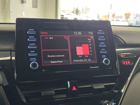 Used 2024 Toyota Camry SE image 29