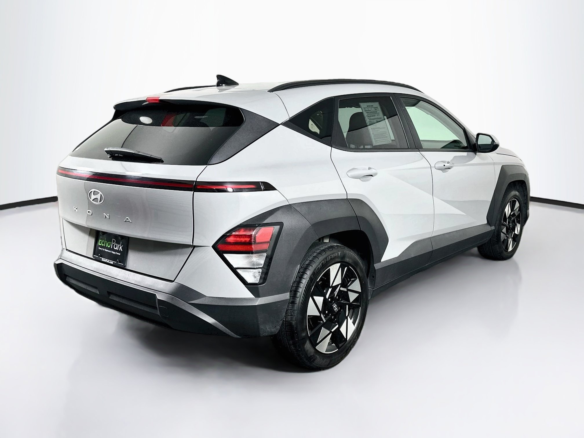 Used 2025 Hyundai Kona SEL FWD image 9
