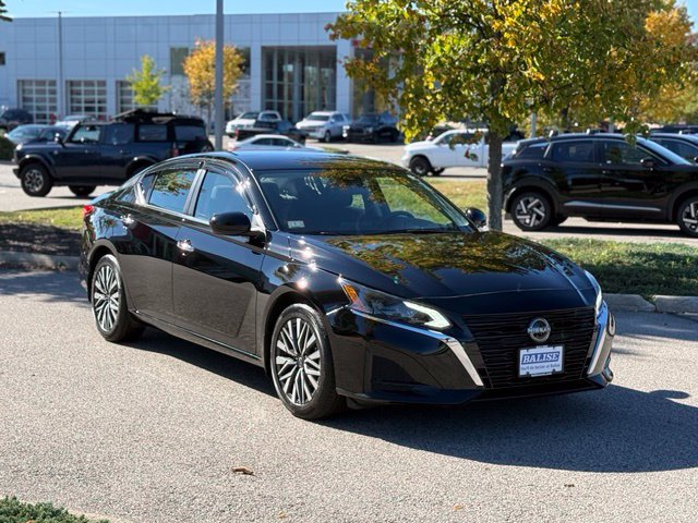 Certified 2023 Nissan Altima 2.5 SV FWD image 3