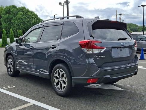 Used 2020 Subaru Forester Premium AWD/4WD image 4