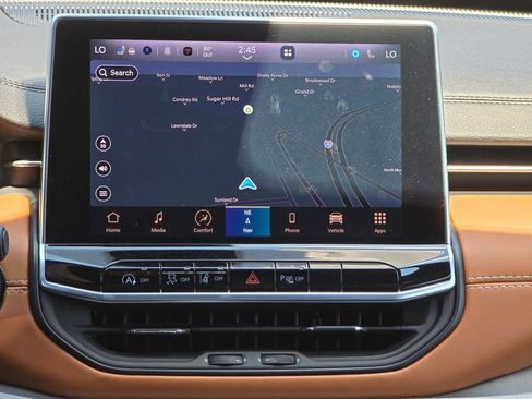 Used 2025 Jeep Compass Limited w/ Elite Group AWD/4WD image 9