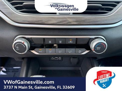 Used 2025 Nissan Altima 2.5 SV FWD image 24