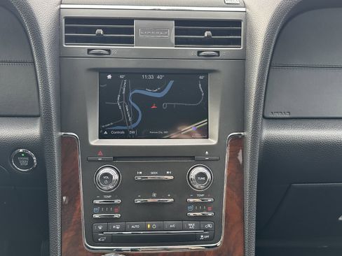 Used 2017 Lincoln Navigator Select image 32