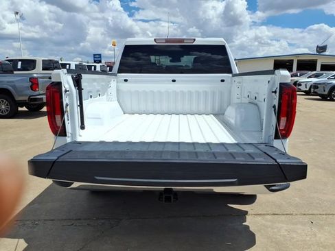 Used 2024 GMC Sierra 1500 SLT AWD/4WD image 8