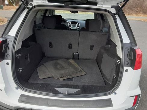 Used 2017 GMC Terrain SLE image 18