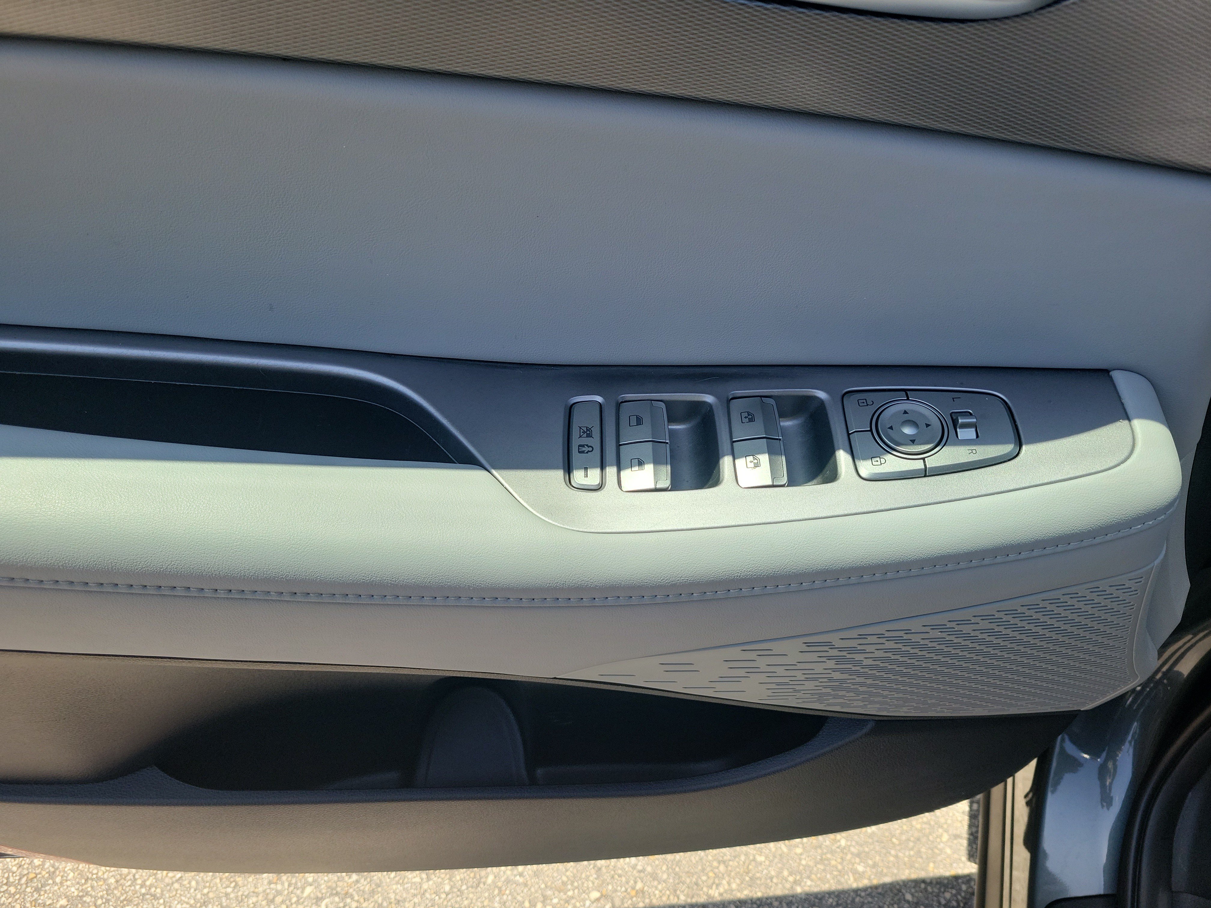 Used 2022 Hyundai Palisade SEL w/ 8P Bench Seat Package FWD image 16