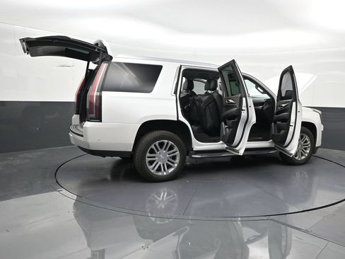 Used 2020 Cadillac Escalade 2WD image 32