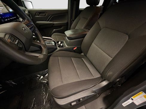 Used 2024 Chevrolet Colorado Trail Boss w/ Advanced Trailering Package AWD/4WD image 11