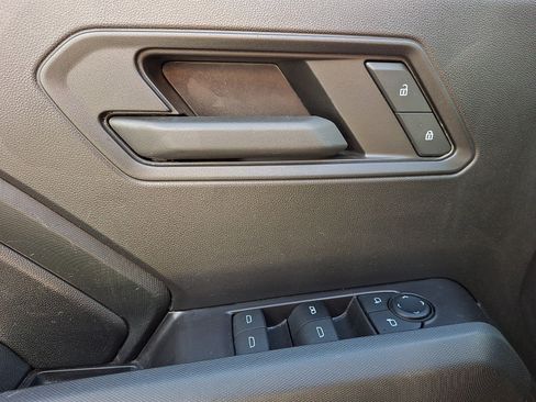 Used 2024 Chevrolet Colorado Trail Boss w/ Technology Package AWD/4WD image 12