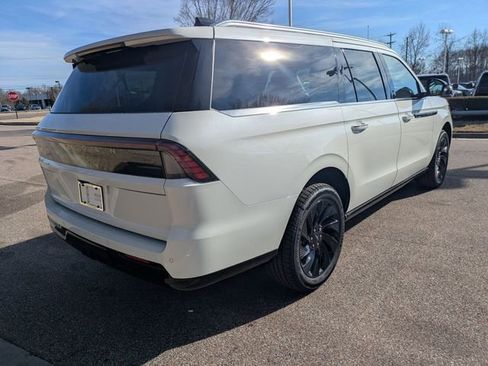 New 2026 Lincoln Navigator L Black Label AWD/4WD image 11