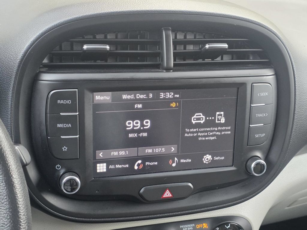 Used 2023 Kia Soul LX w/ LX Technology Package FWD image 13