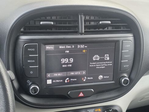 Used 2023 Kia Soul LX w/ LX Technology Package image 13