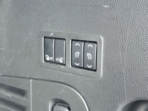 Used 2015 Chevrolet Tahoe LTZ AWD/4WD image 37