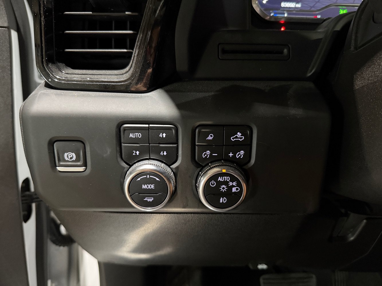 Used 2024 GMC Sierra 2500 AT4 w/ AT4 Preferred Package AWD/4WD image 32