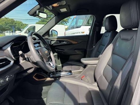 Used 2023 Chevrolet TrailBlazer ACTIV w/ Convenience Package AWD/4WD image 16