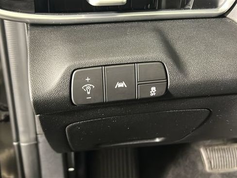 Used 2023 Hyundai Elantra SEL w/ Convenience Package FWD image 19