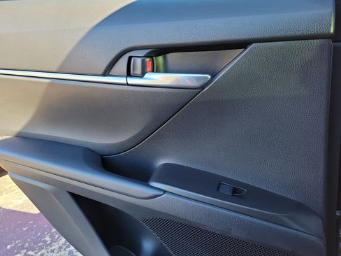 Used 2024 Toyota Camry SE image 13