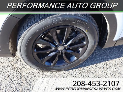 Used 2017 Hyundai Santa Fe Limited image 27