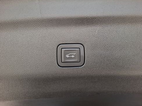 Used 2026 GMC Yukon Denali Ultimate AWD/4WD image 31