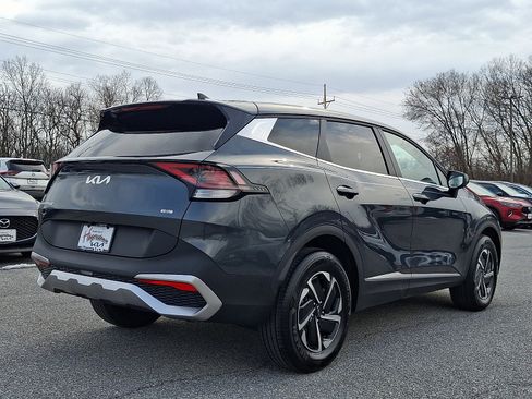 Used 2025 Kia Sportage LX image 6